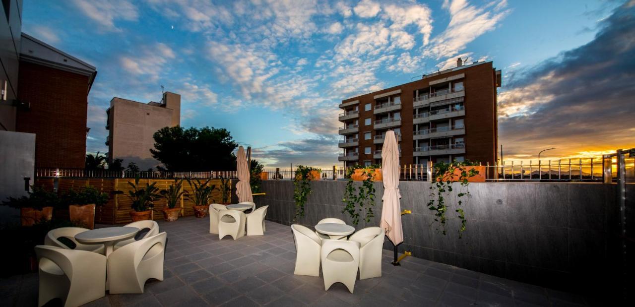 Águilas Bea Beach Hostel מראה חיצוני תמונה