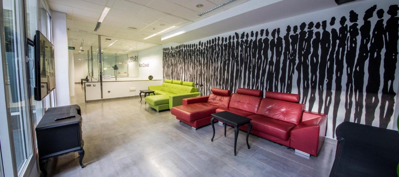 Águilas Bea Beach Hostel מראה חיצוני תמונה